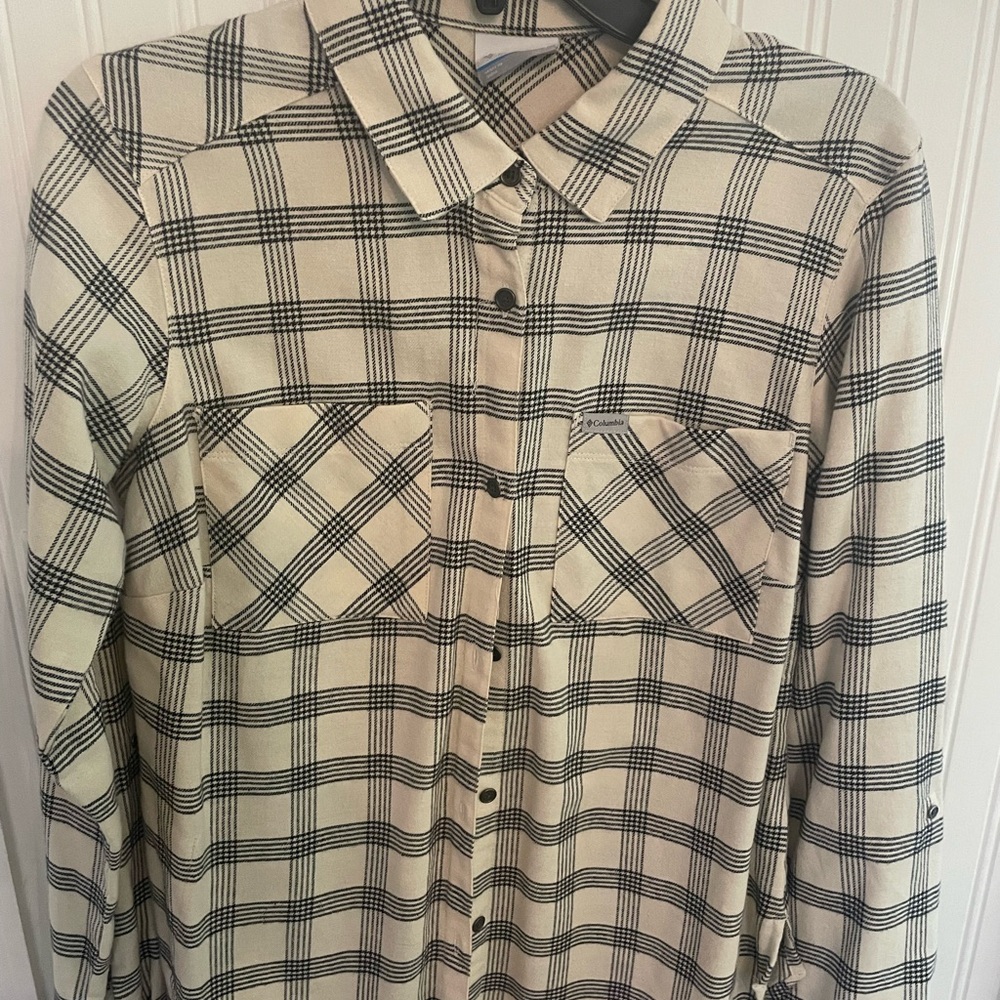 Columbia long sleeved shirt